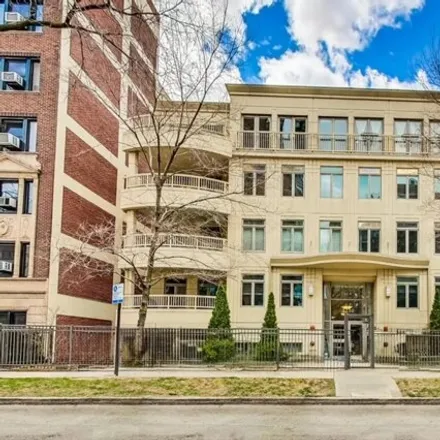 Buy this 3 bed condo on 5226-5232 North Kenmore Avenue in Chicago, IL 60640