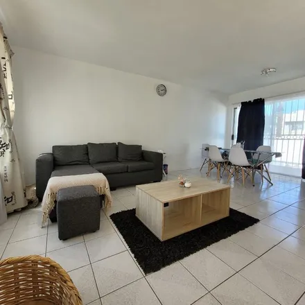Image 6 - Checkers Hyper, Constantia Drive, Floracliffe, Roodepoort, 1709, South Africa - Apartment for rent