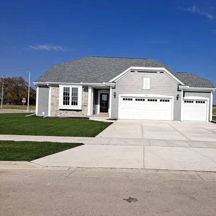 Buy this 3 bed house on Crooked Creek Road in Delafield, Waukesha County
