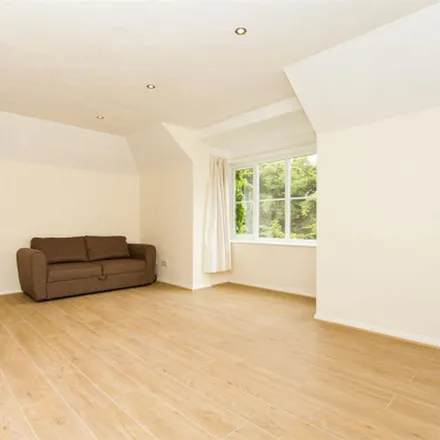 Image 2 - Snowdon Drive, The Hyde, London, NW9 7RT, United Kingdom - Apartment for rent