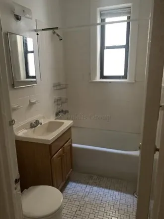 Image 6 - 28-04 33rd Street, New York, NY 11102, USA - Apartment for rent