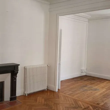 Rent this 4 bed apartment on 89 Boulevard Léon Gambetta in 46000 Cahors, France