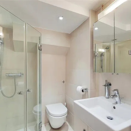 Rent this 2 bed apartment on 4 Windmill Hill in London, NW3 6RU