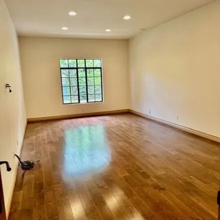 Image 7 - The Paley Residence Pool House, 1060 Brooklawn Drive, Los Angeles, CA 90077, USA - Apartment for rent