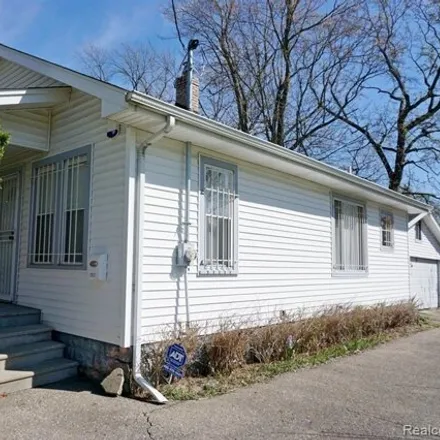 Buy this 2 bed house on 1550 Kent Street in Flint, MI 48503