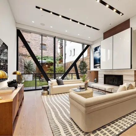 Image 2 - 153 East 30th Street, New York, NY 10016, USA - Townhouse for sale