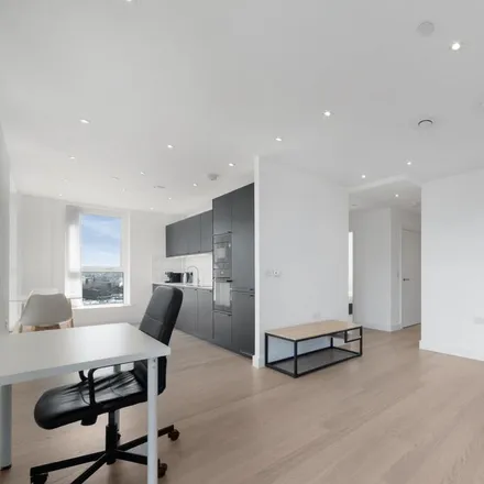 Rent this 1 bed apartment on 261 Poplar High Street in Canary Wharf, London