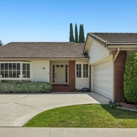 Image 2 - 39 Golden Star, Irvine, California, 92604 - House for sale