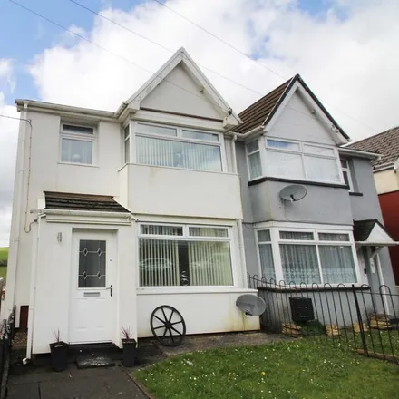 Rent this 3 bed duplex on Cambrian Avenue in Hendreforgan, CF39 8TF