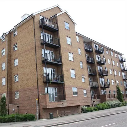 Rent this 2 bed apartment on Holly Street in Luton, LU1 3PN