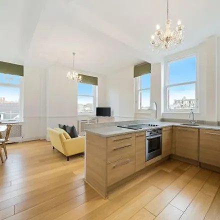 Rent this 2 bed apartment on Chiltern Street in London, W1U 6NU
