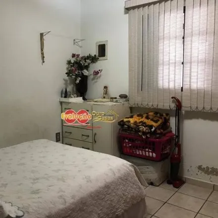 Buy this 2 bed house on Rua Luiz Franciscone in Centro, Itatiba - SP