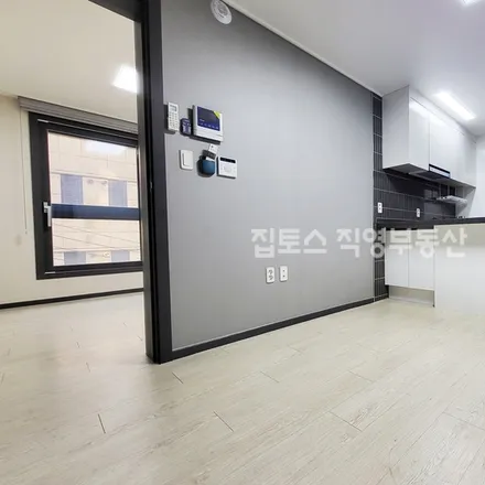 Rent this 2 bed apartment on 서울특별시 동작구 사당동 1007-13