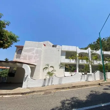 Buy this 4 bed house on Avenida La Concha in Fraccionamiento Las Brisas, 39300 Acapulco