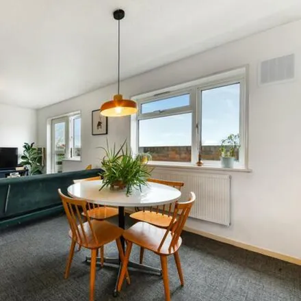 Image 1 - Brent Lea, London, TW8 8HY, United Kingdom - Apartment for sale