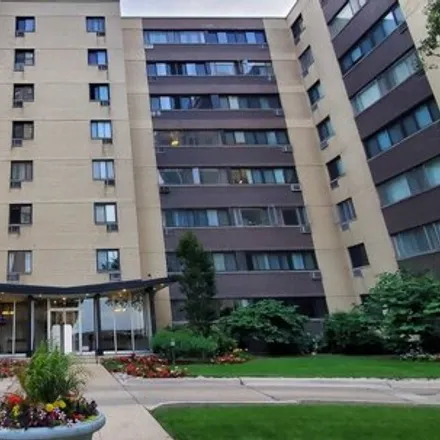 Buy this 1 bed condo on 6300 North Sheridan Road in Chicago, IL 60660