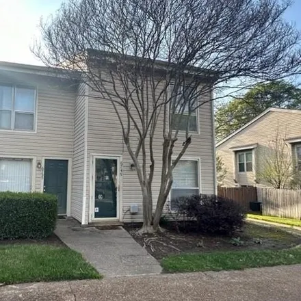 Buy this 1 bed townhouse on 6700 Meadow Oak Place in Memphis, TN 38120
