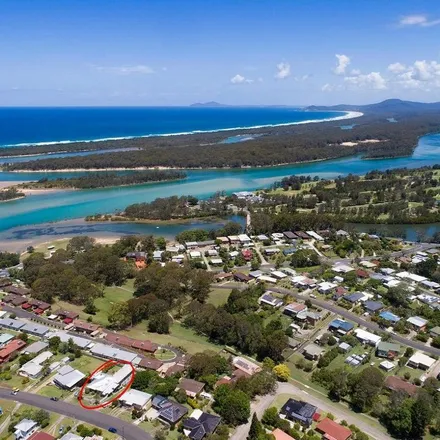 Rent this 4 bed apartment on Illawong Village in Illawong Drive, Nambucca Heads NSW 2448
