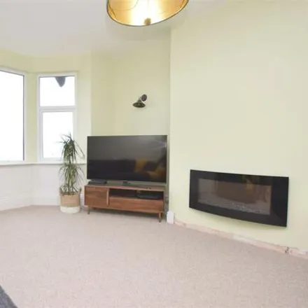 Image 5 - King's Road, Old Colwyn, LL29 9AB, United Kingdom - Apartment for sale