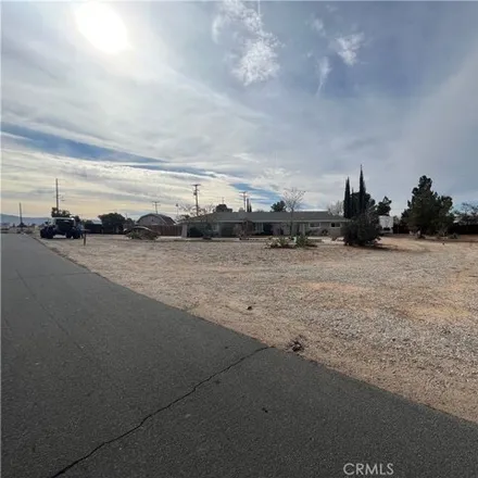 Image 5 - 12174 Snapping Turtle Road, Apple Valley, CA 92308, USA - House for sale