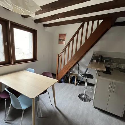 Image 9 - 100 Rue Nationale, 37000 Tours, France - Apartment for rent