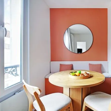 Image 5 - 58 Rue Labat, 75018 Paris, France - Apartment for rent