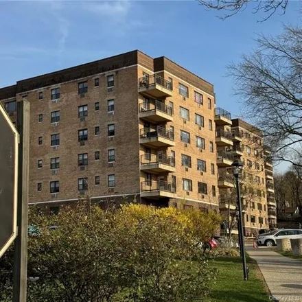 Buy this studio apartment on 505 Central Avenue in City of White Plains, NY 10606