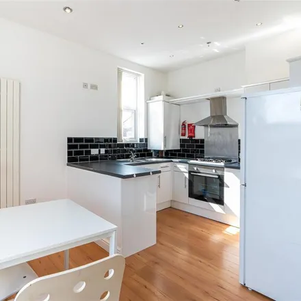 Image 1 - Addycombe Terrace, Newcastle upon Tyne, NE6 5NB, United Kingdom - Apartment for rent