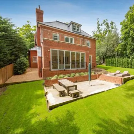 Rent this 5 bed house on Oakfield Farm in London Road, Ascot