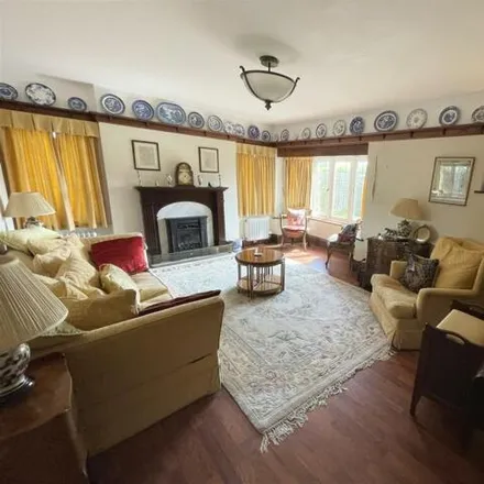 Image 5 - The Crescent, Sutton-on-Sea, LN12 2RB, United Kingdom - House for sale