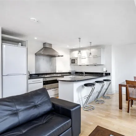 Rent this 2 bed townhouse on Clapham High Street in Voltaire Road, London