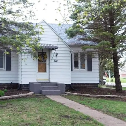 Buy this studio house on 279 Pine Street in Boxholm, Boone County