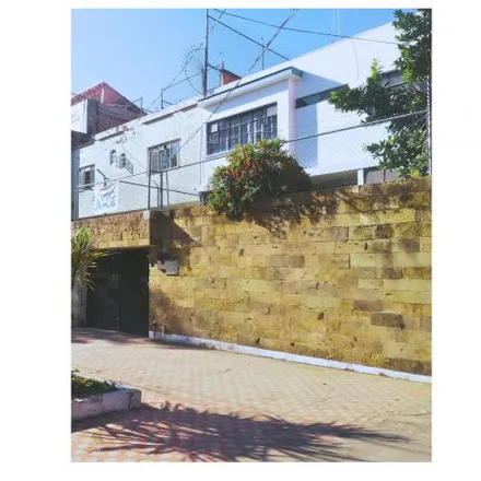 Buy this 8 bed house on Templo de San Luis Gonzaga y Santo Toribio Romo in Avenida Alemánia, Moderna