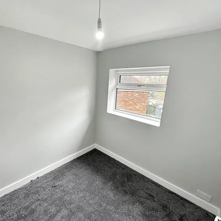 Image 9 - Chestnut Avenue, Sheffield, S20 1AL, United Kingdom - Duplex for rent