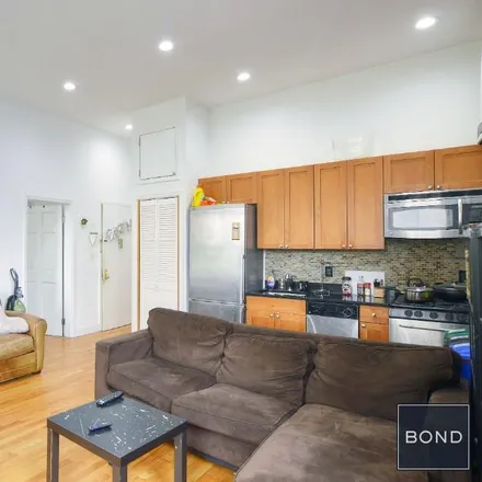 Image 2 - 207 2 Ave, New York, NY, USA - Apartment for rent