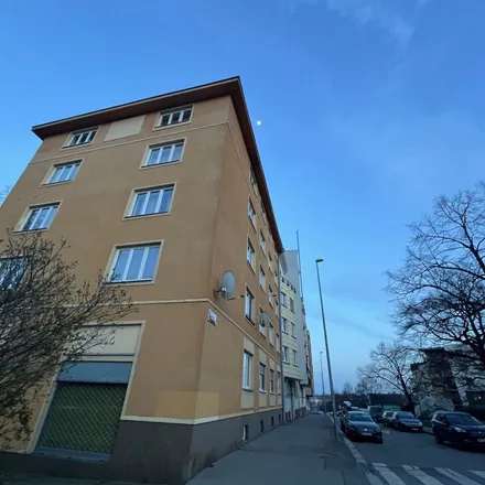 Image 2 - Základní škola Bohumila Hrabala – Na Korábě, Na Korábě, 180 48 Prague, Czechia - Apartment for rent