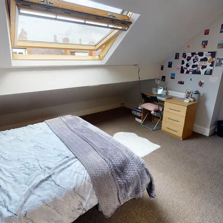 Rent this 1 bed apartment on Hessle Terrace in Leeds, LS6 1EQ
