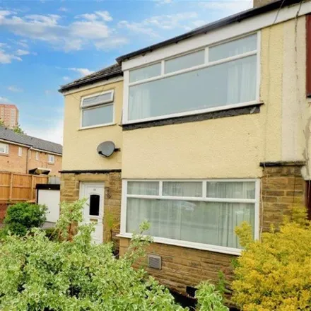 Rent this 3 bed duplex on 10 Cottingley Drive in Churwell, LS11 0LQ