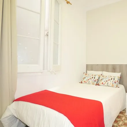 Rent this 5 bed room on Balmes - Gran Via in Carrer de Balmes, 08001 Barcelona