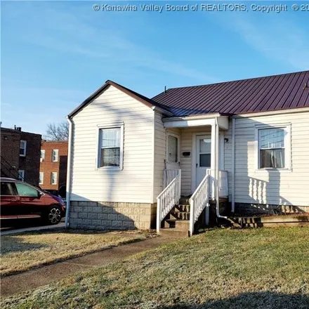 Buy this 3 bed house on 1053 14th Street in Huntington, WV 25701