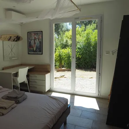 Rent this 4 bed house on 83270 Saint-Cyr-sur-Mer
