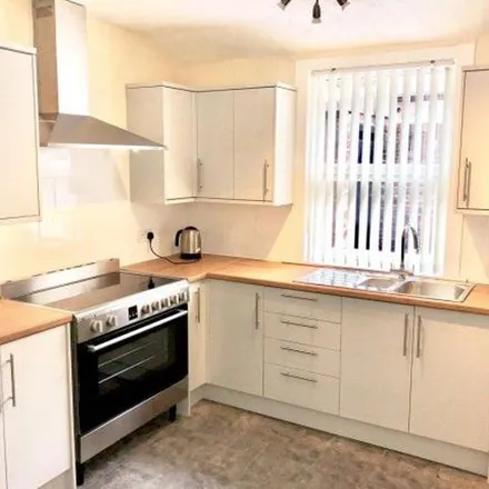 Rent this 6 bed apartment on 60 Ampthill Road in Liverpool, L17 9QN