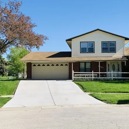 Rent this 4 bed house on 1489 Kathleen Way in Elk Grove Village, IL 60007