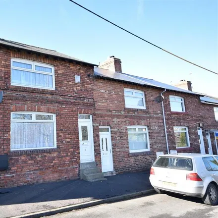 Rent this 2 bed townhouse on Wylam Street/Walker Street (back) in Bowburn, DH6 5BG