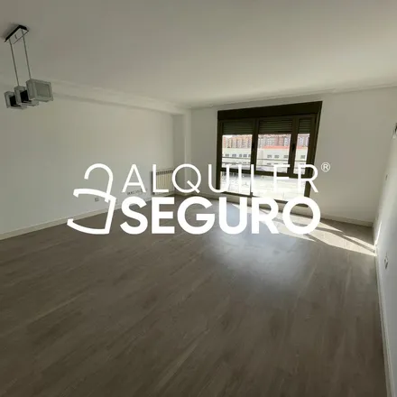 Rent this 3 bed apartment on Go Sushing in Calle de Sierra de Atapuerca, 28050 Madrid