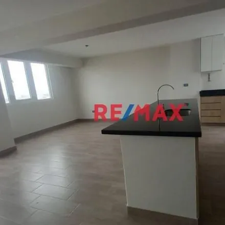 Buy this 3 bed apartment on Institución educativa inicial Travesuras in Cristobal de Peralta Sur, Santiago de Surco