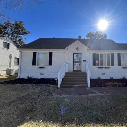 Rent this 3 bed house on 3801 Rosedale Drive in Hedgemoor, Memphis