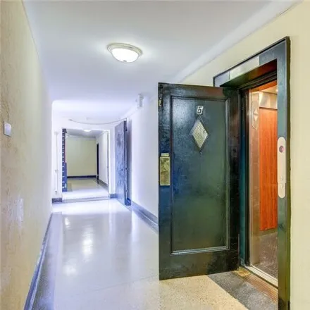 Image 3 - 99-21 67th Road, New York, NY 11375, USA - Apartment for sale