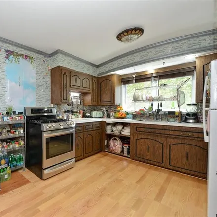 Image 7 - 2776 Mill Avenue, New York, NY 11234, USA - House for sale