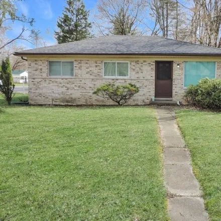 Rent this 3 bed house on 21487 Poinciana Street in Southfield, MI 48033
